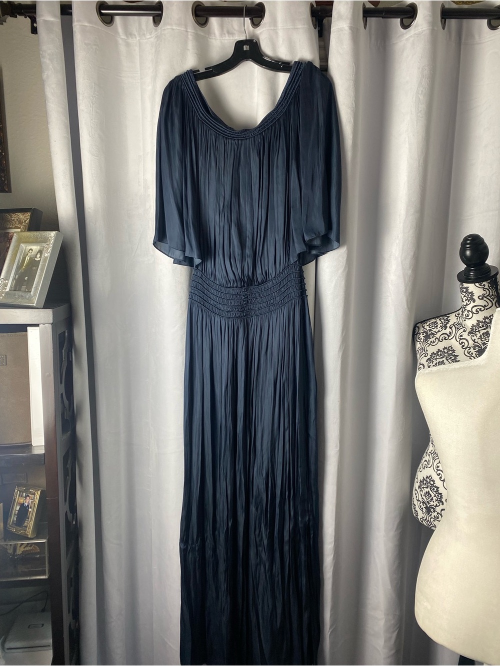 HALSTON goddess dress. - Picture 13 of 16